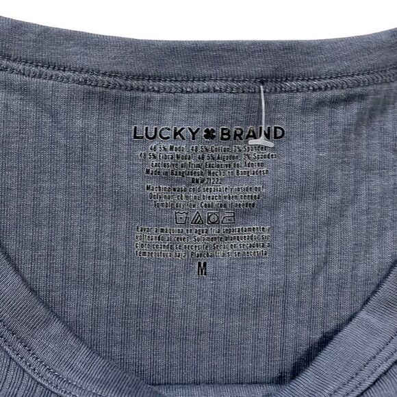 Ladies Lucky Brand Tshirt - Picture 2 of 4